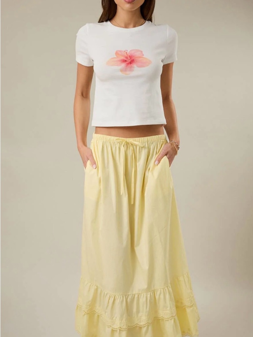 155. White Floral Graphic Short Sleeve Tee